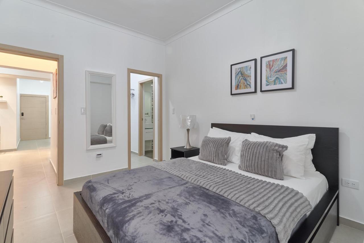 Dom. Rep. Exclusive 2 Bed Apt. Evaristo Morales Санто Доминго Екстериор снимка